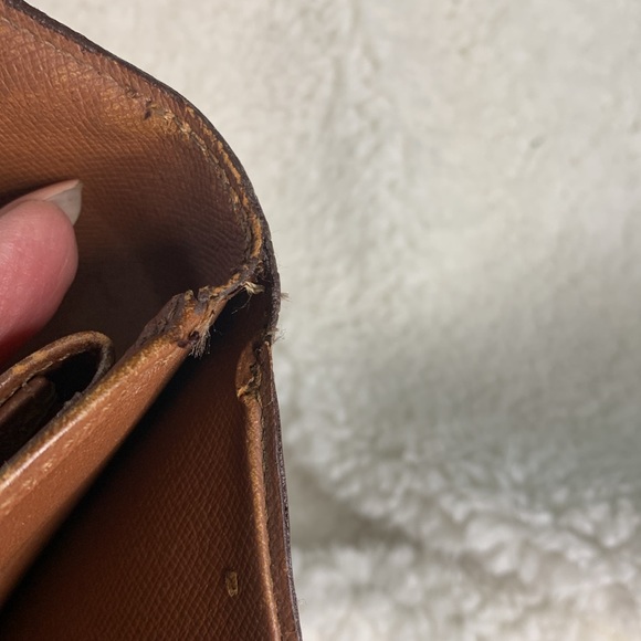 Louis Vuitton vintage, medium size wallet - Picture 9 of 13